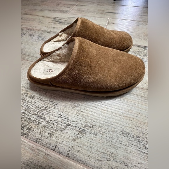 Men’s Classic Ugg Slip On - Picture 2 of 7